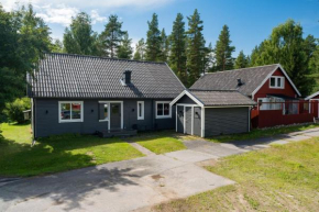 Guestly Homes - 4BR Cozy House near windfarm Piteå